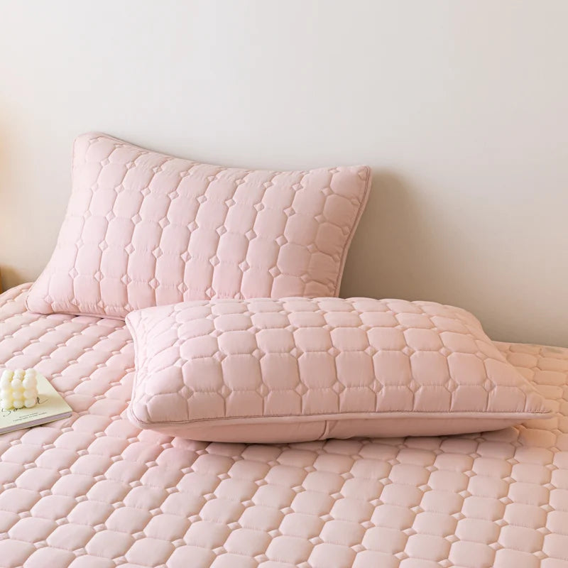 Waterproof Quilted Mattress Protector – Soft Non-Slip Bed Pad with Elastic Deep Pocket