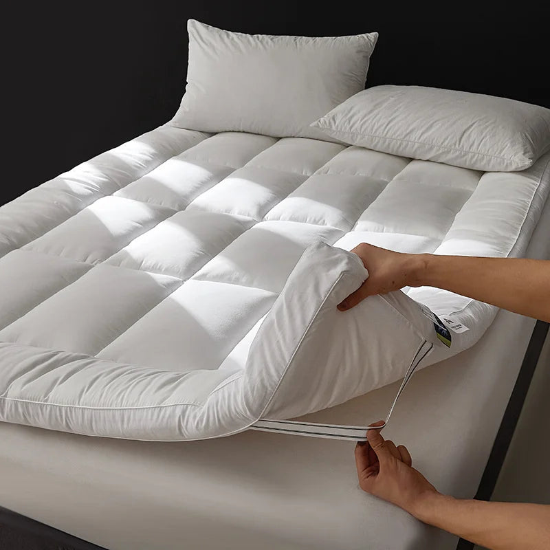 Quilted Mattress Topper – Cooling, Breathable & High Elasticity Pad
