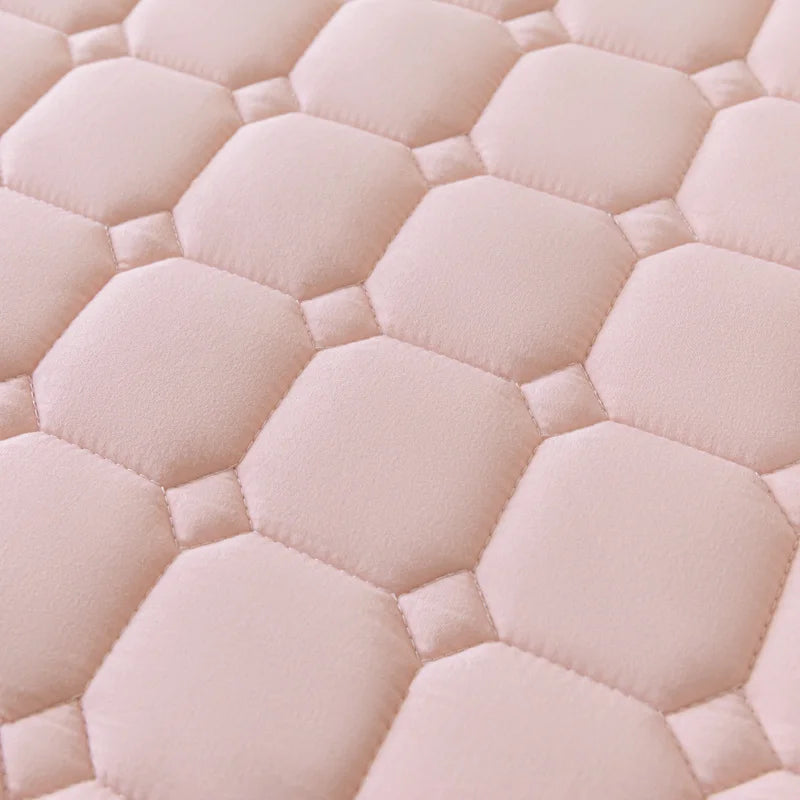 Waterproof Quilted Mattress Protector – Soft Non-Slip Bed Pad with Elastic Deep Pocket