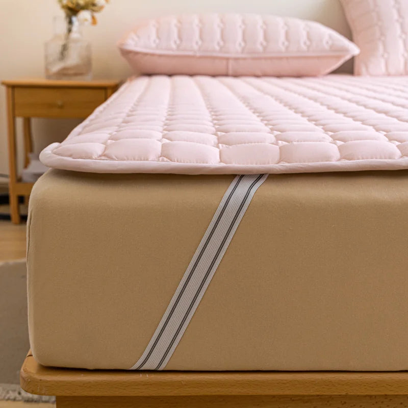 Waterproof Quilted Mattress Protector – Soft Non-Slip Bed Pad with Elastic Deep Pocket