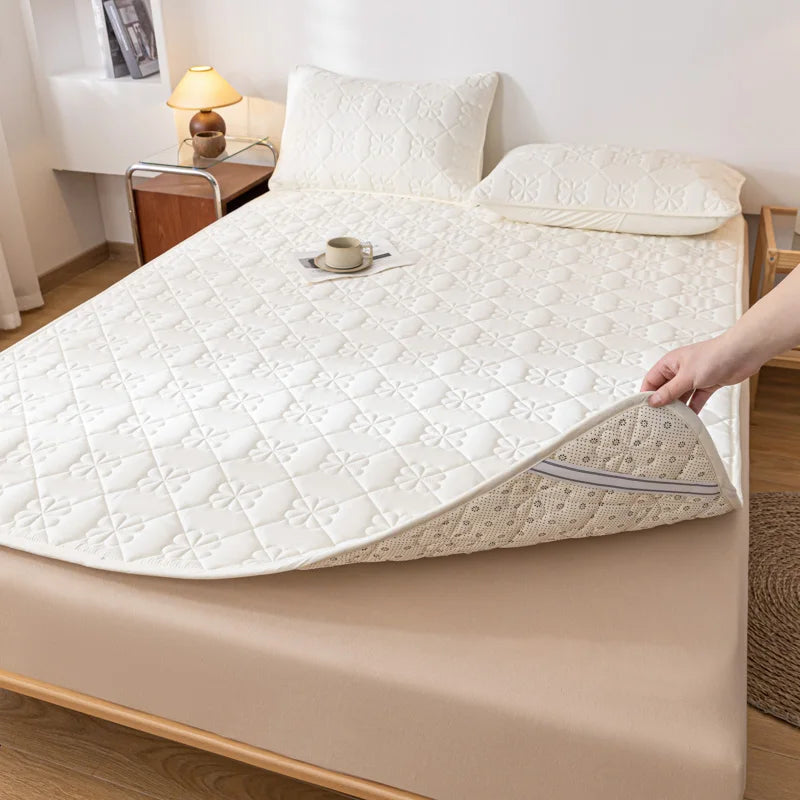 Waterproof Quilted Mattress Protector – Soft Non-Slip Bed Pad with Elastic Deep Pocket